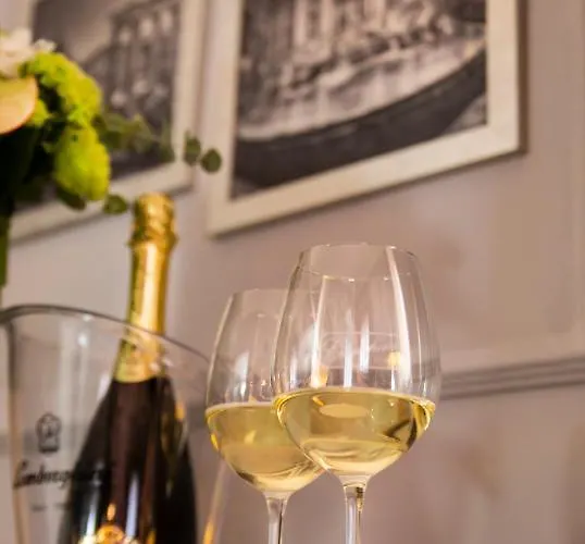 Relais San Lorenzo In Lucina Gasthuis Rome