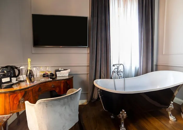 Relais San Lorenzo In Lucina 4*