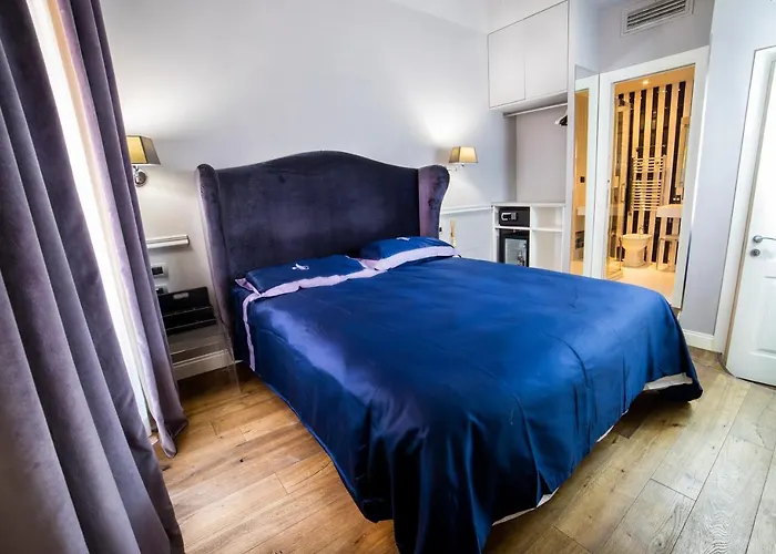 Relais San Lorenzo In Lucina 4* רומא