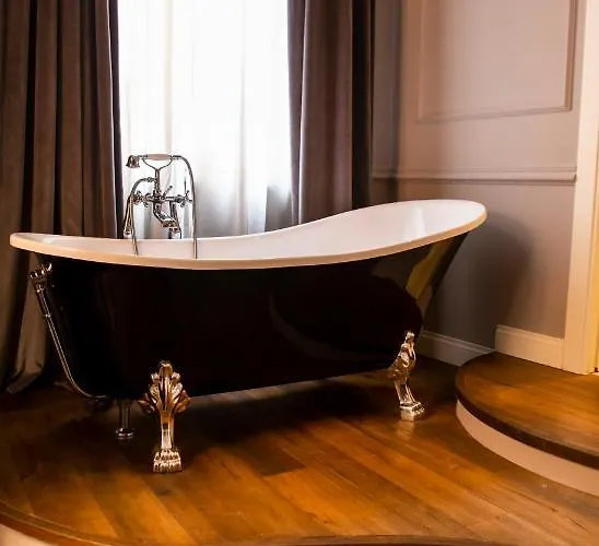 Relais San Lorenzo In Lucina Rome