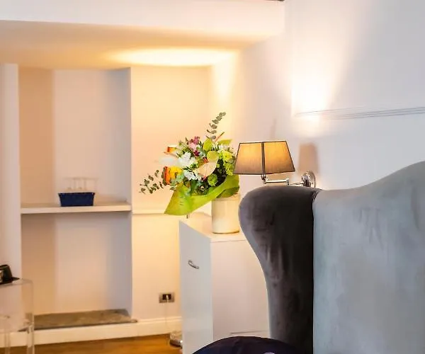 Relais San Lorenzo In Lucina Gasthuis