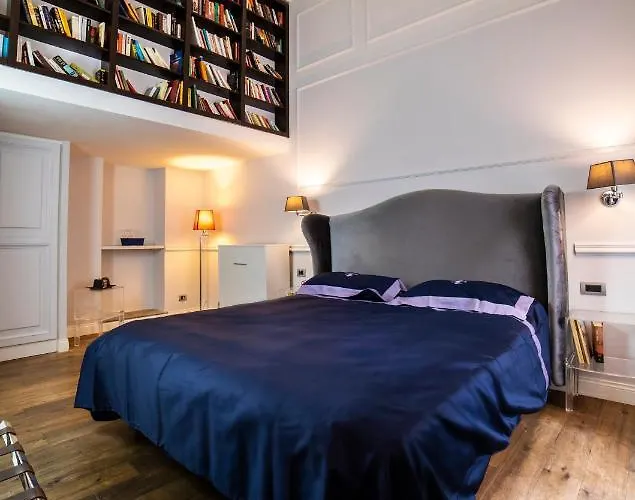 Relais San Lorenzo In Lucina בית הארחה רומא